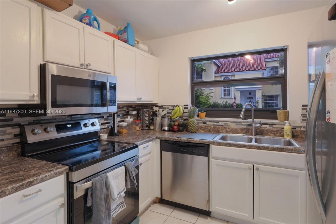 12682 NW 7th Way, Miami, FL 33182 Photo