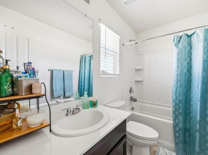 3730 Roseparke Way, Sacramento, CA 95834 Photo
