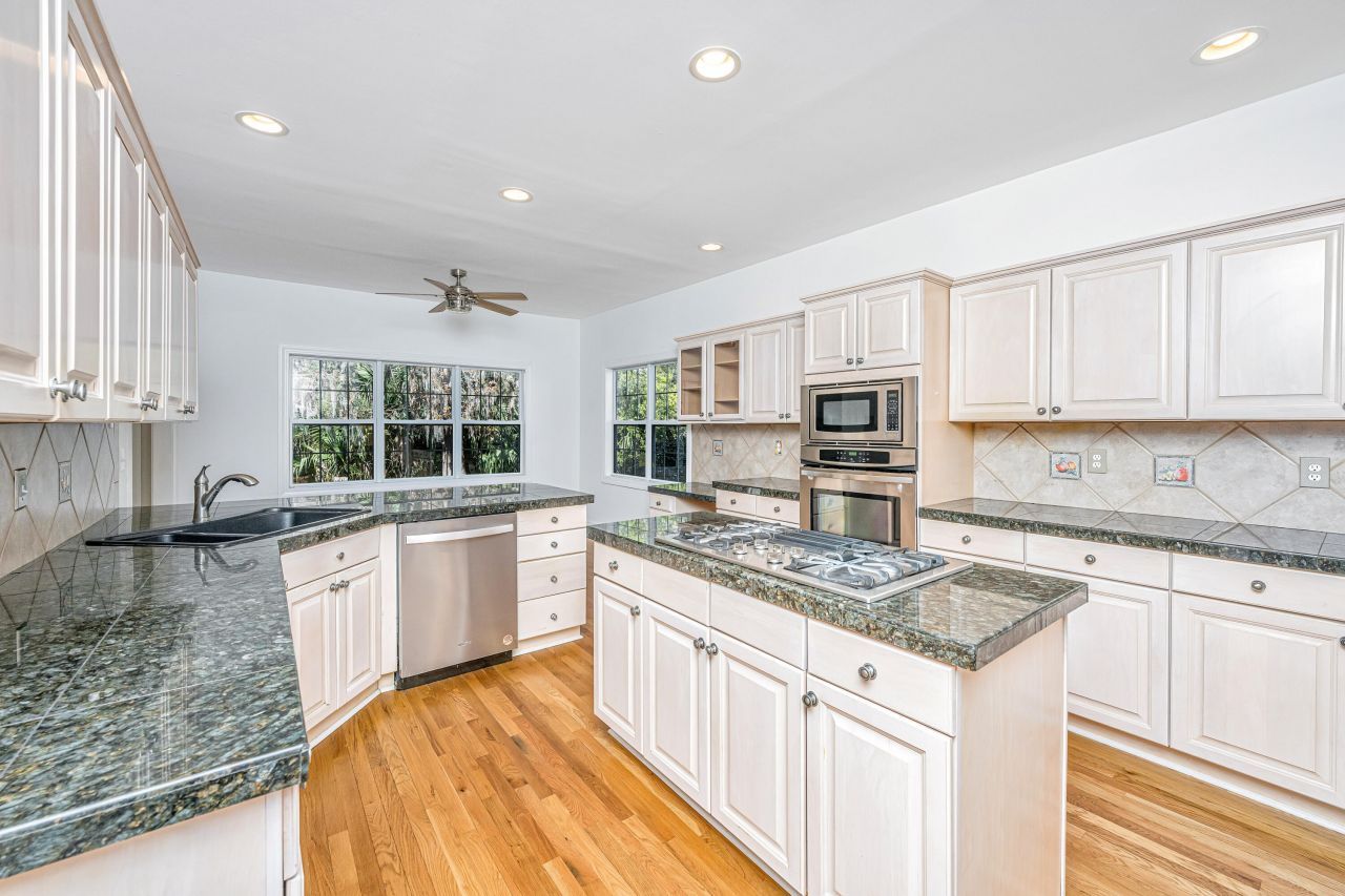 3930 Colonel Vanderhorst Circle Photo 15