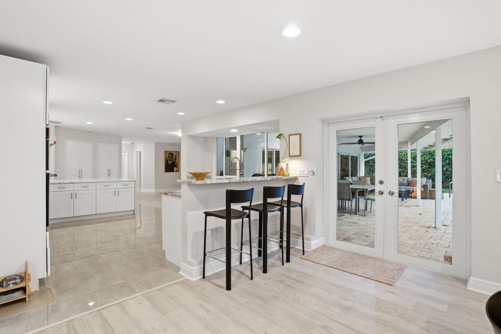 2001 Embassy Drive, West Palm Beach, FL 33401 Photo