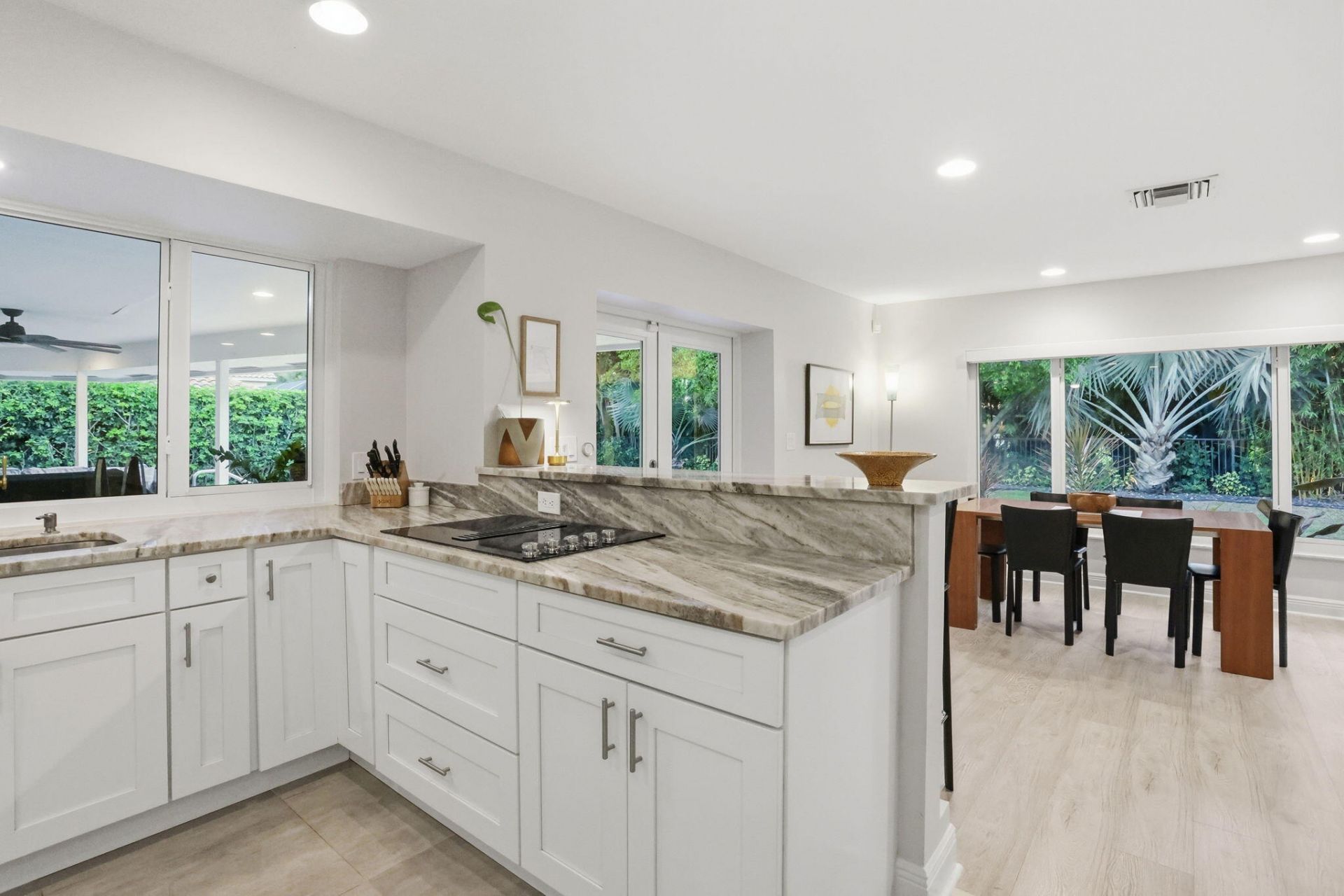 2001 Embassy Drive, West Palm Beach, FL 33401 Photo