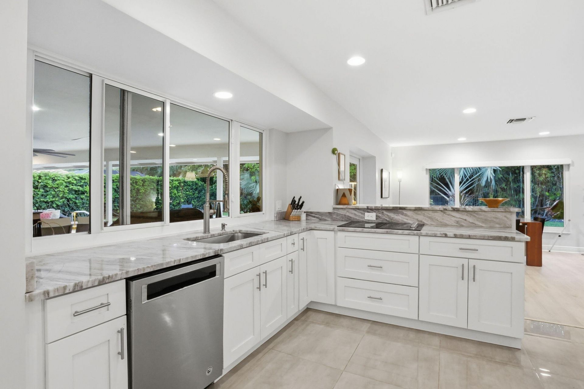 2001 Embassy Drive, West Palm Beach, FL 33401 Photo