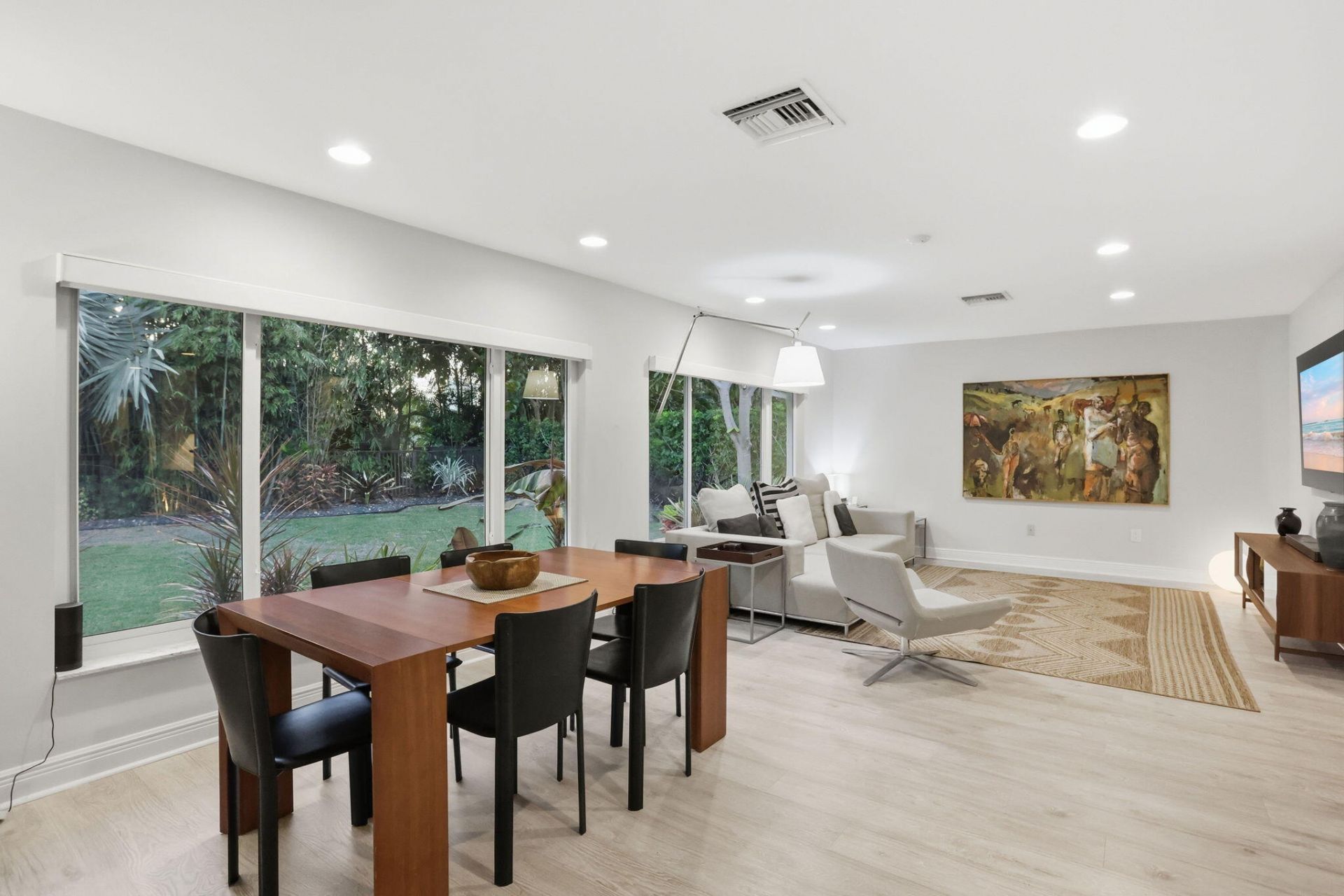 2001 Embassy Drive, West Palm Beach, FL 33401 Photo