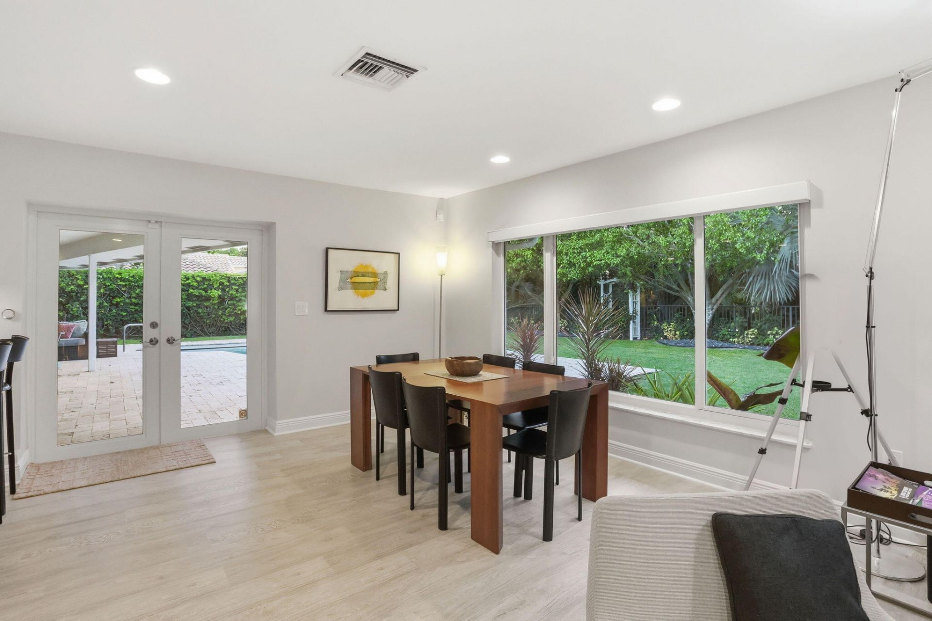 2001 Embassy Drive, West Palm Beach, FL 33401 Photo