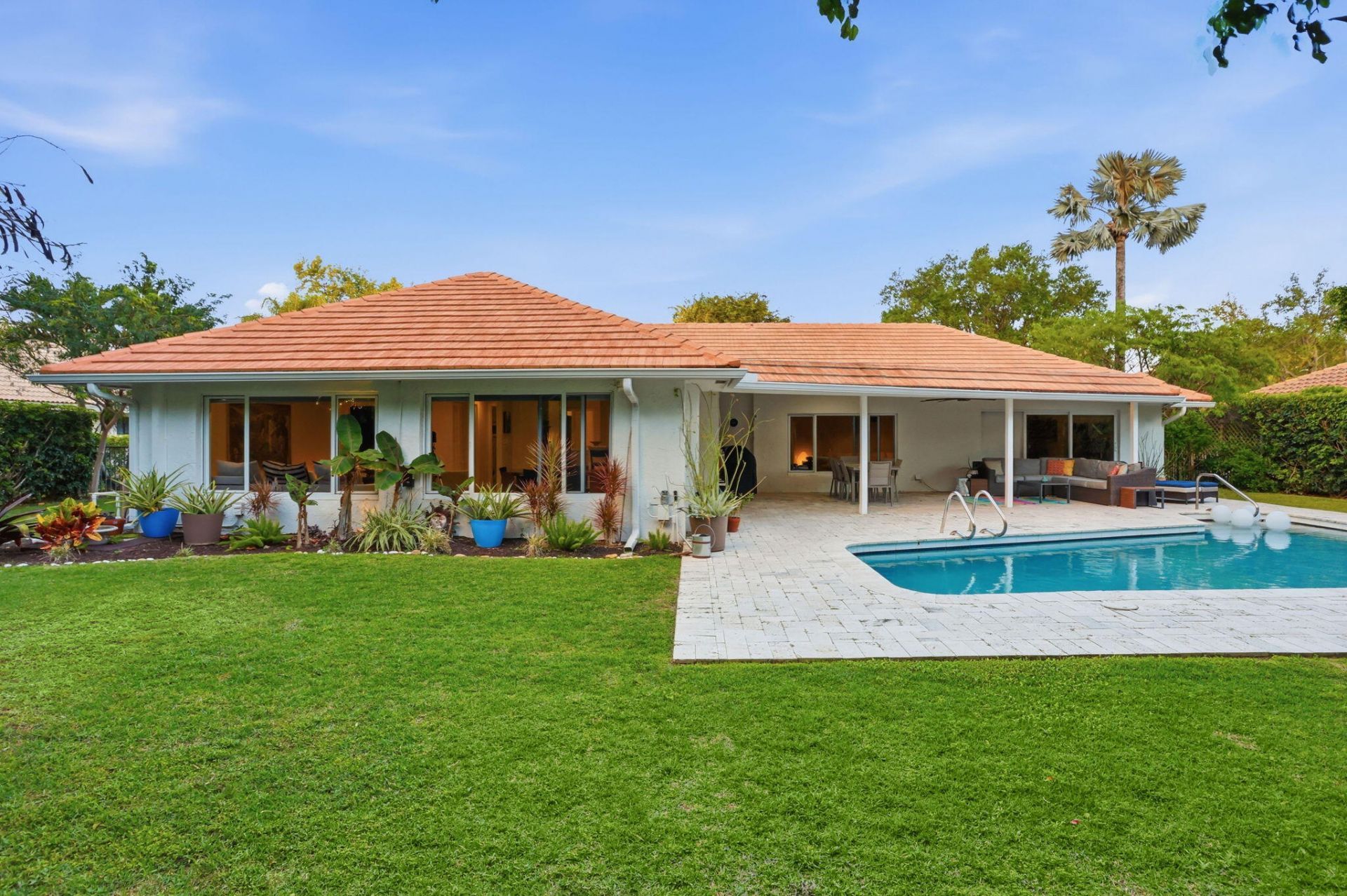 2001 Embassy Drive, West Palm Beach, FL 33401 Photo