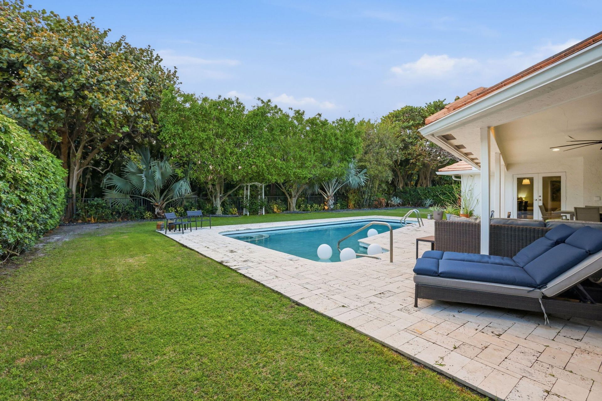 2001 Embassy Drive, West Palm Beach, FL 33401 Photo