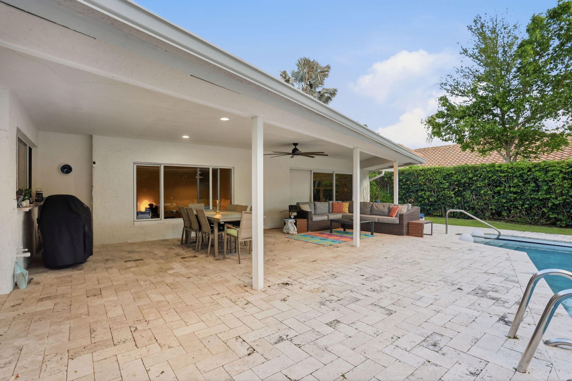 2001 Embassy Drive, West Palm Beach, FL 33401 Photo