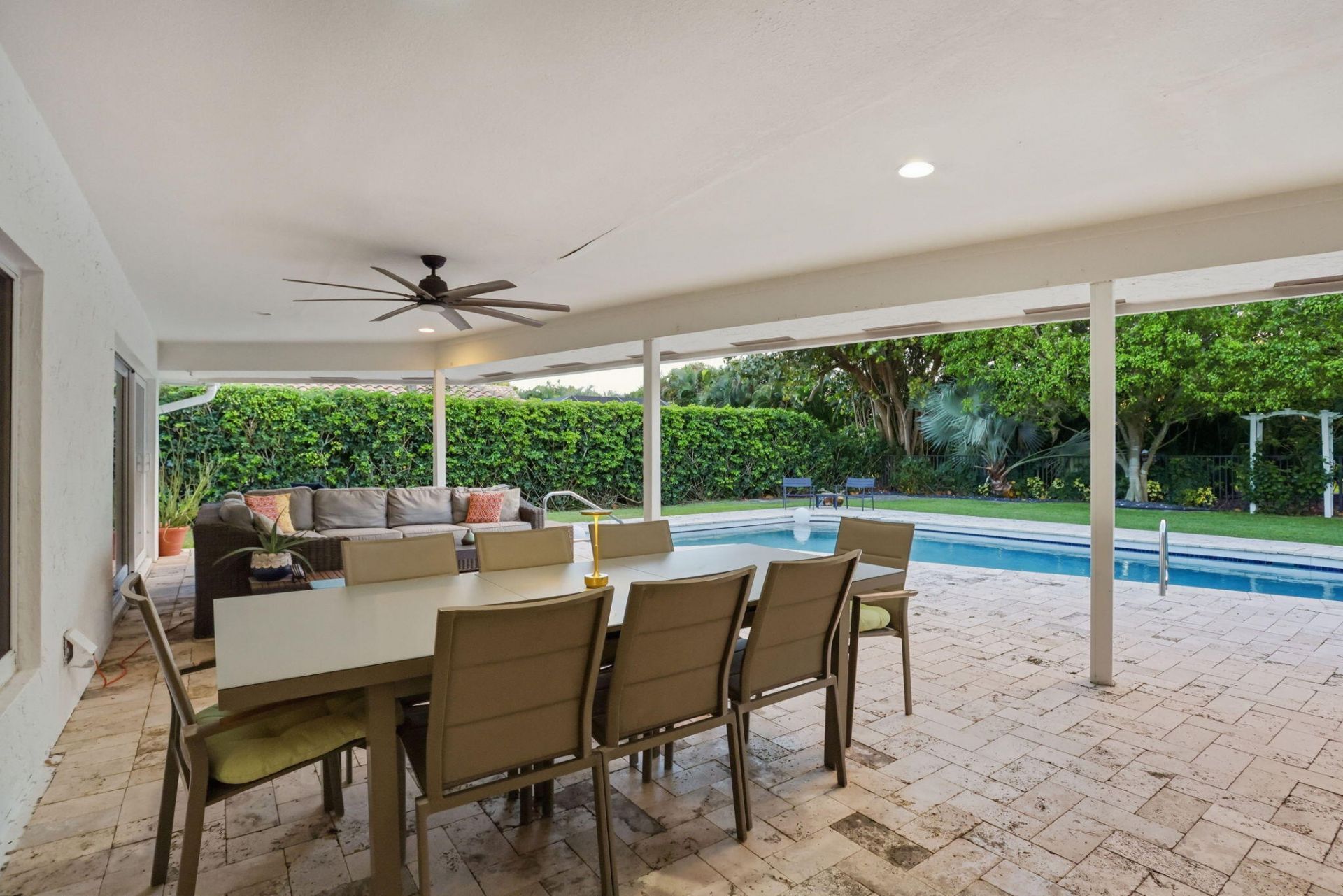 2001 Embassy Drive, West Palm Beach, FL 33401 Photo