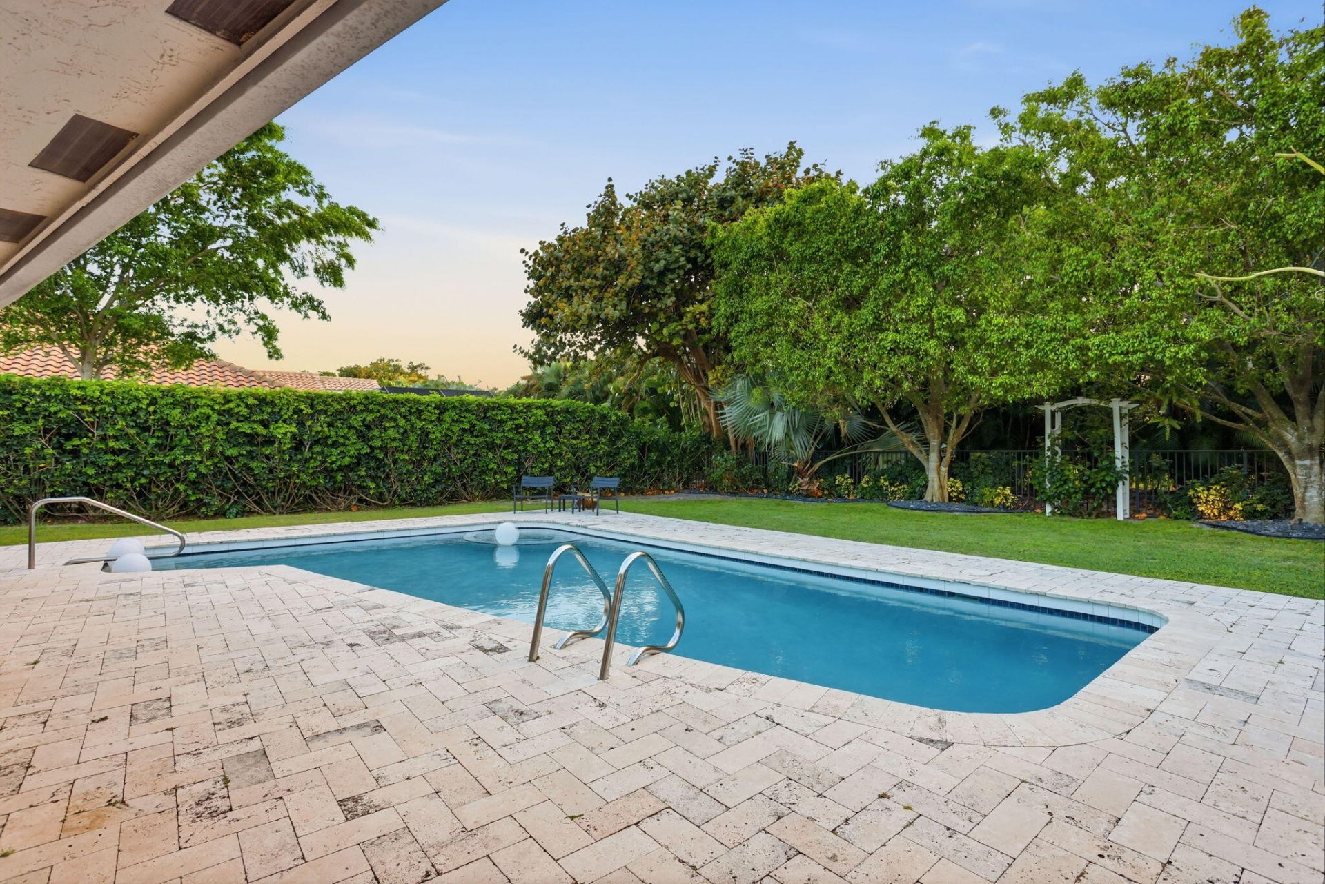 2001 Embassy Drive, West Palm Beach, FL 33401 Photo