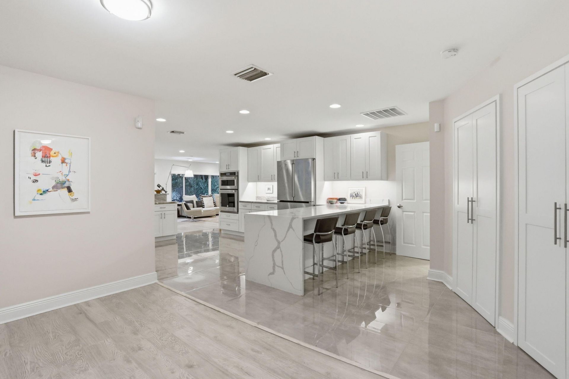 2001 Embassy Drive, West Palm Beach, FL 33401 Photo