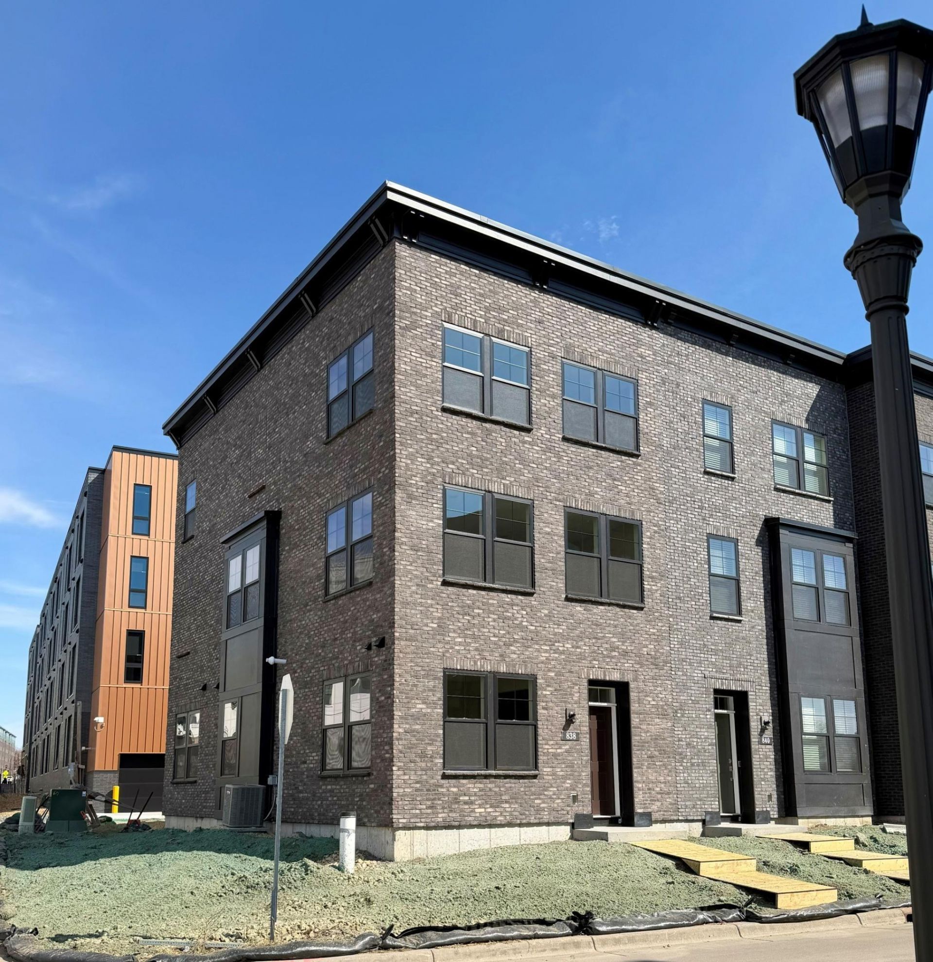 838 Woodlawn Avenue Saint Paul, MN 55116