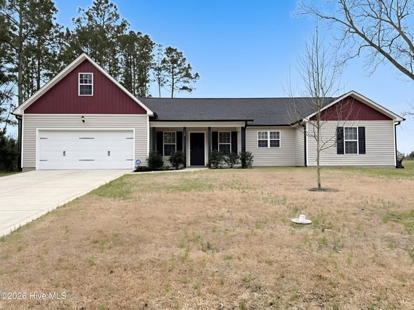 729 Wallace Mclean Road , Raeford, NC 28376