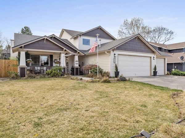 858 NW Poplar Place, Redmond, OR 97756