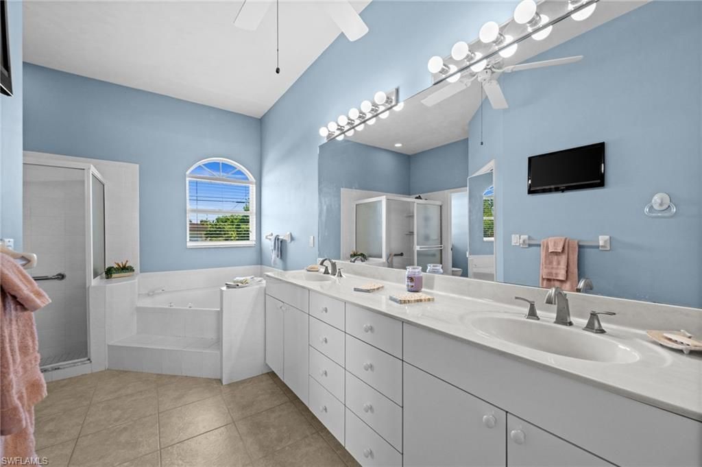 410 SE 20th Ct, Cape Coral, FL 33990 Photo