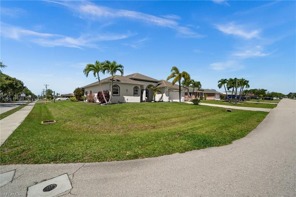 410 SE 20th Ct, Cape Coral, FL 33990 Photo