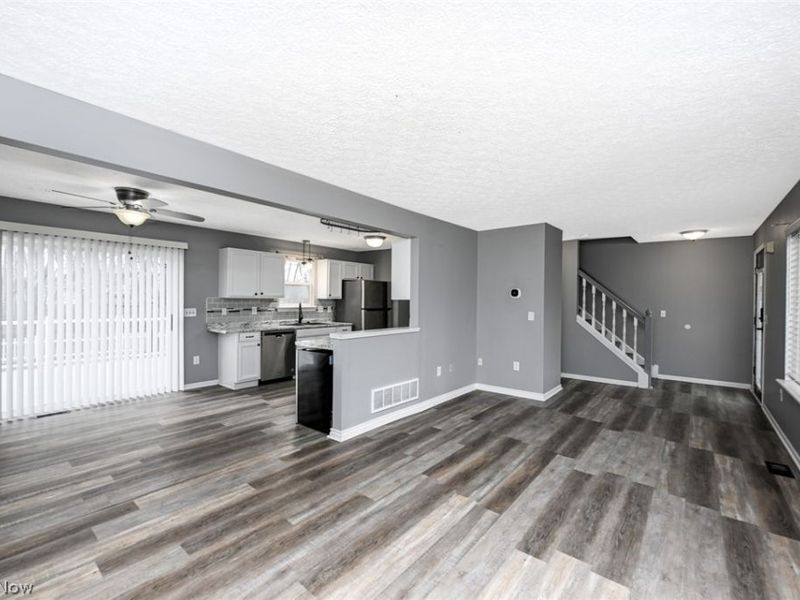 1083 Reeves Court , Lakemore, OH 44312 Photo 17