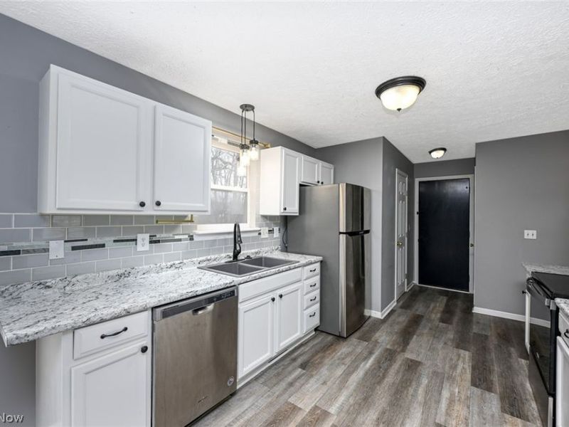 1083 Reeves Court , Lakemore, OH 44312 Photo 23