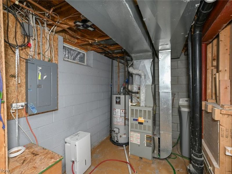 1083 Reeves Court , Lakemore, OH 44312 Photo 47