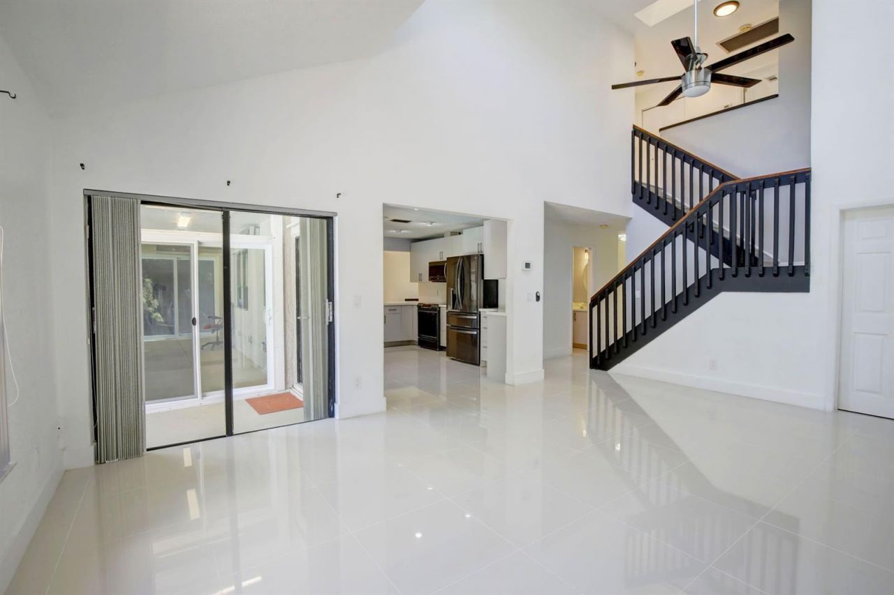 8201 SW 57th Street, Davie, FL 33328 Photo