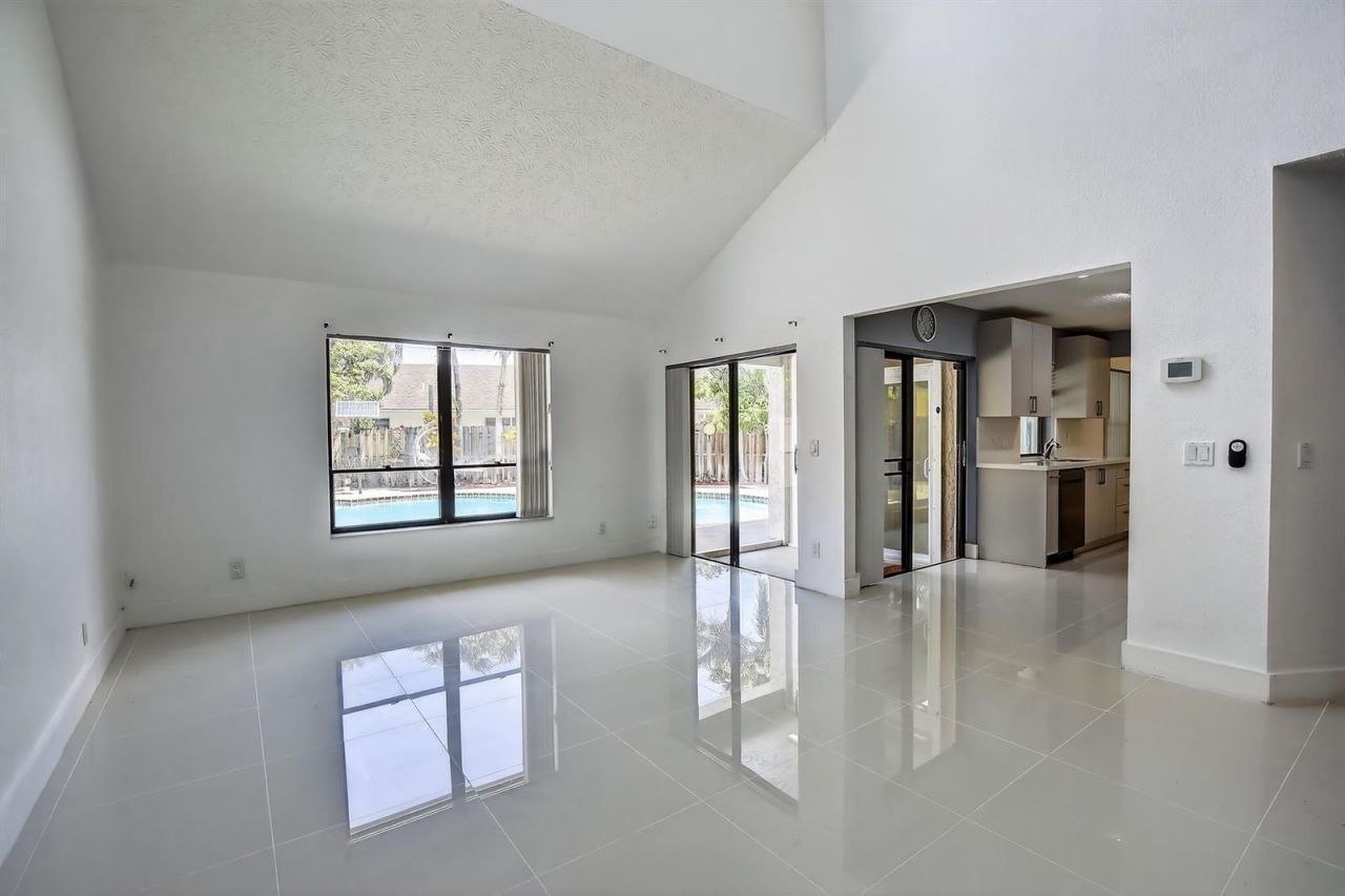 8201 SW 57th Street, Davie, FL 33328 Photo