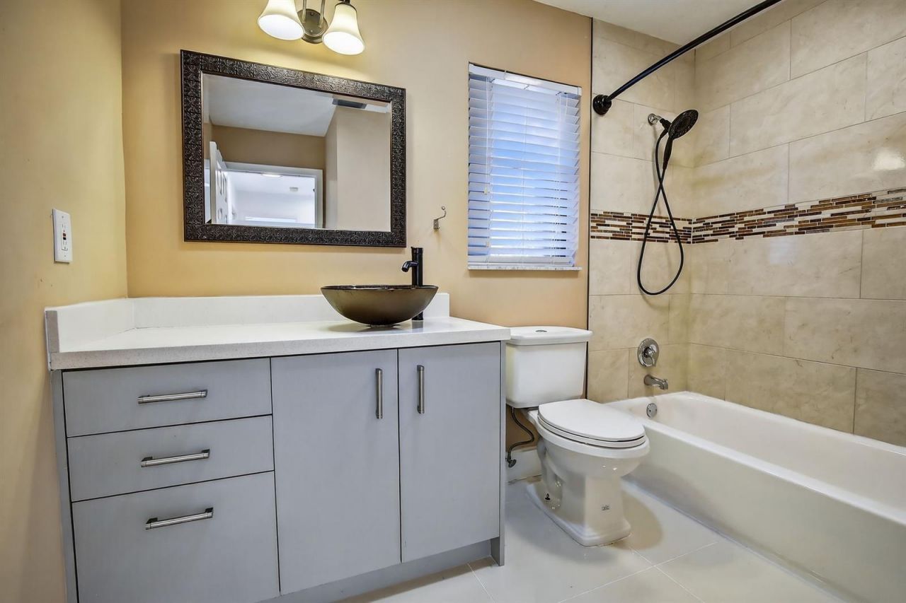 8201 SW 57th Street, Davie, FL 33328 Photo