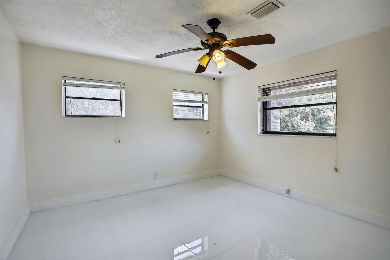 8201 SW 57th Street, Davie, FL 33328 Photo