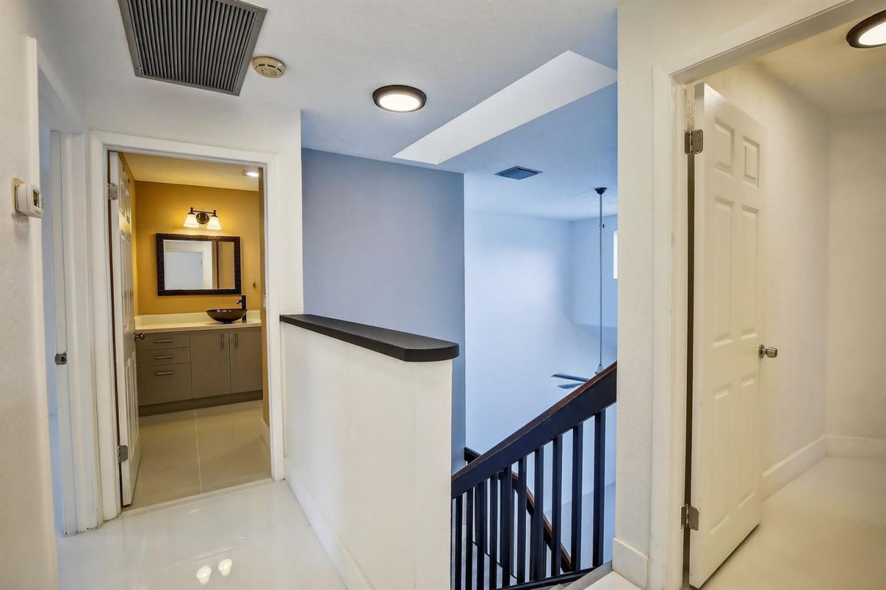 8201 SW 57th Street, Davie, FL 33328 Photo