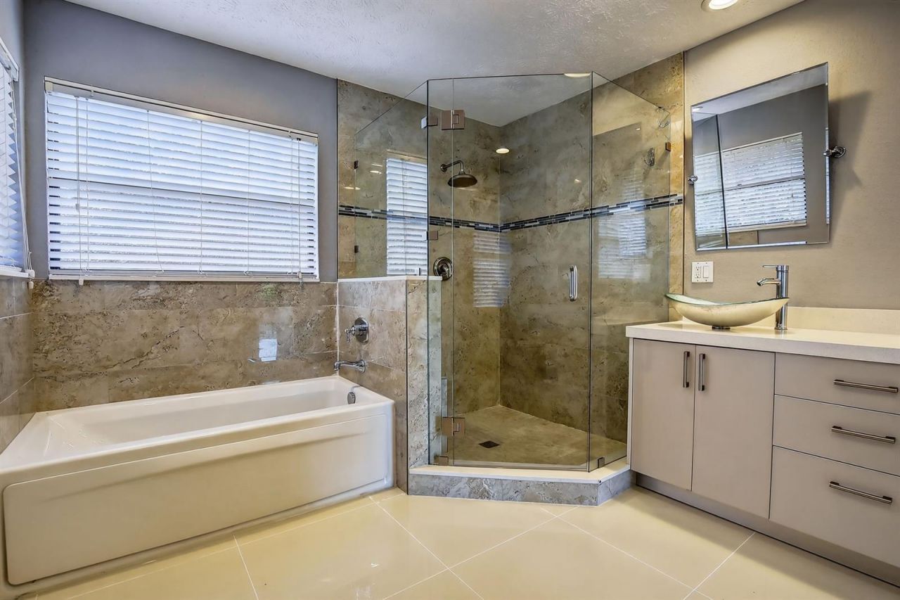 8201 SW 57th Street, Davie, FL 33328 Photo