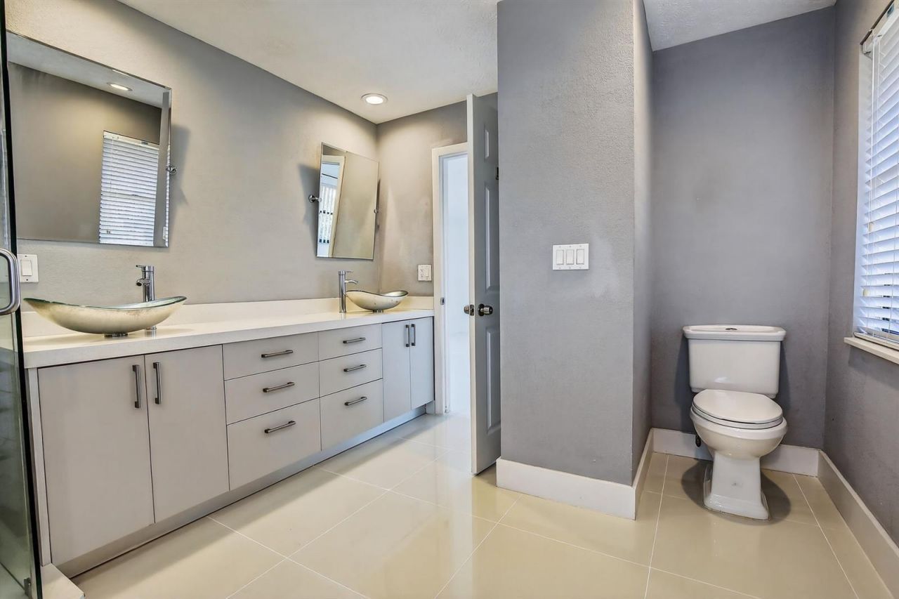 8201 SW 57th Street, Davie, FL 33328 Photo