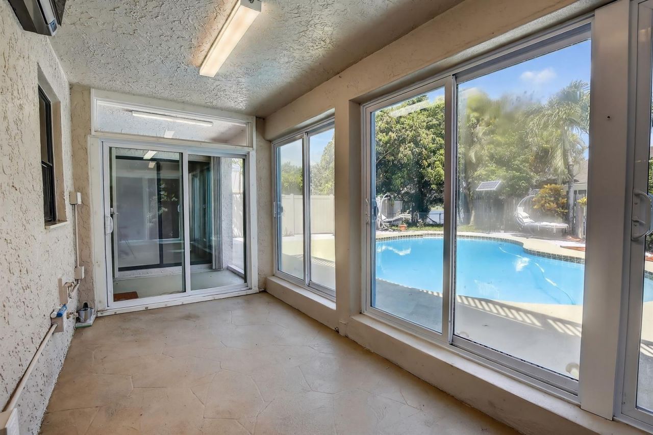 8201 SW 57th Street, Davie, FL 33328 Photo