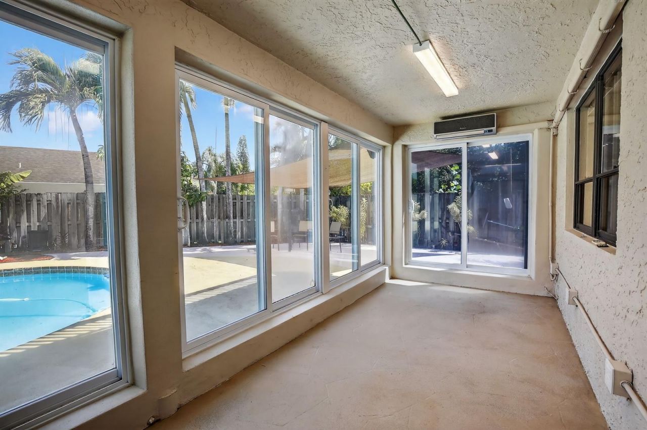 8201 SW 57th Street, Davie, FL 33328 Photo