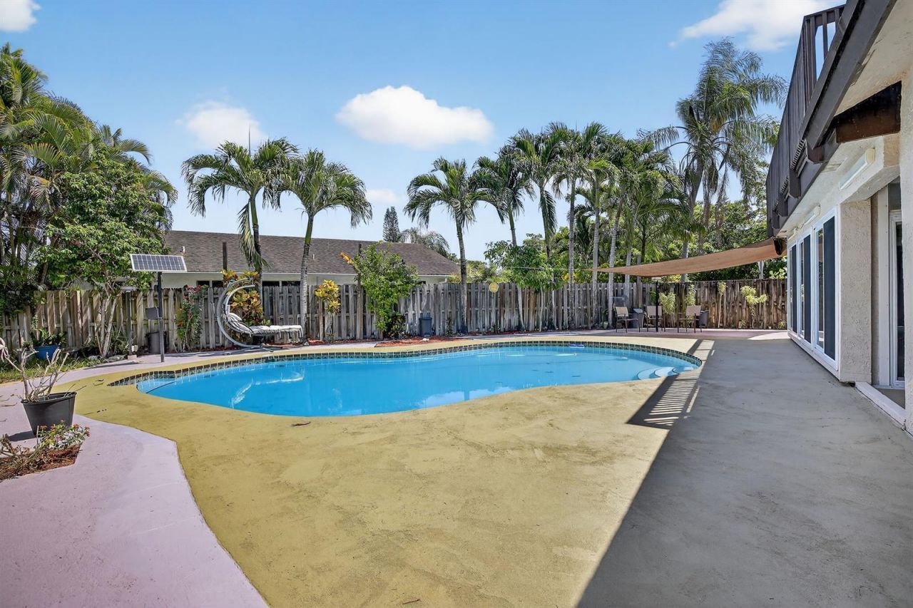 8201 SW 57th Street, Davie, FL 33328 Photo