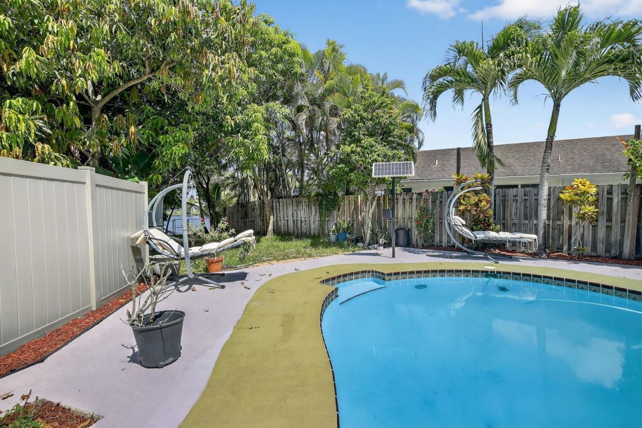 8201 SW 57th Street, Davie, FL 33328 Photo