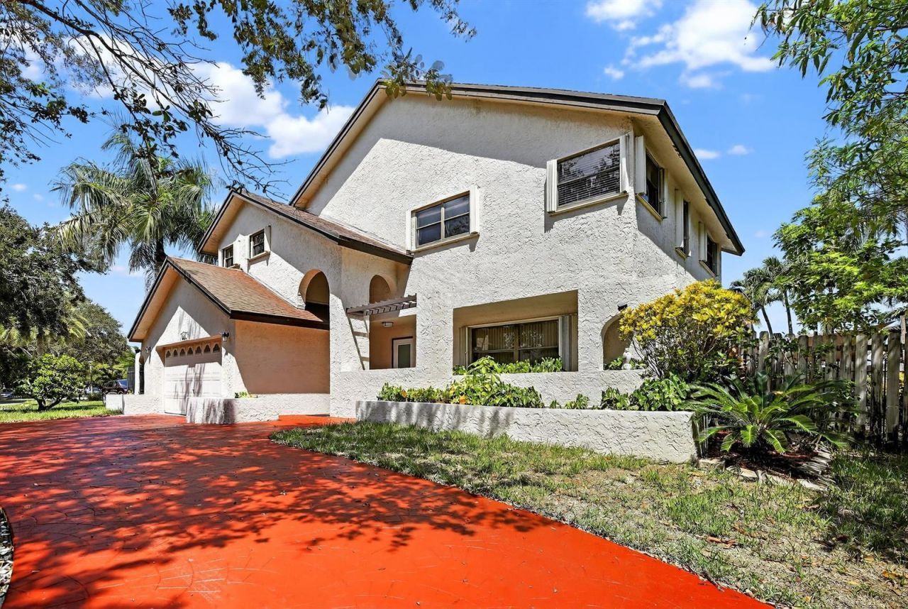 8201 SW 57th Street, Davie, FL 33328 Photo