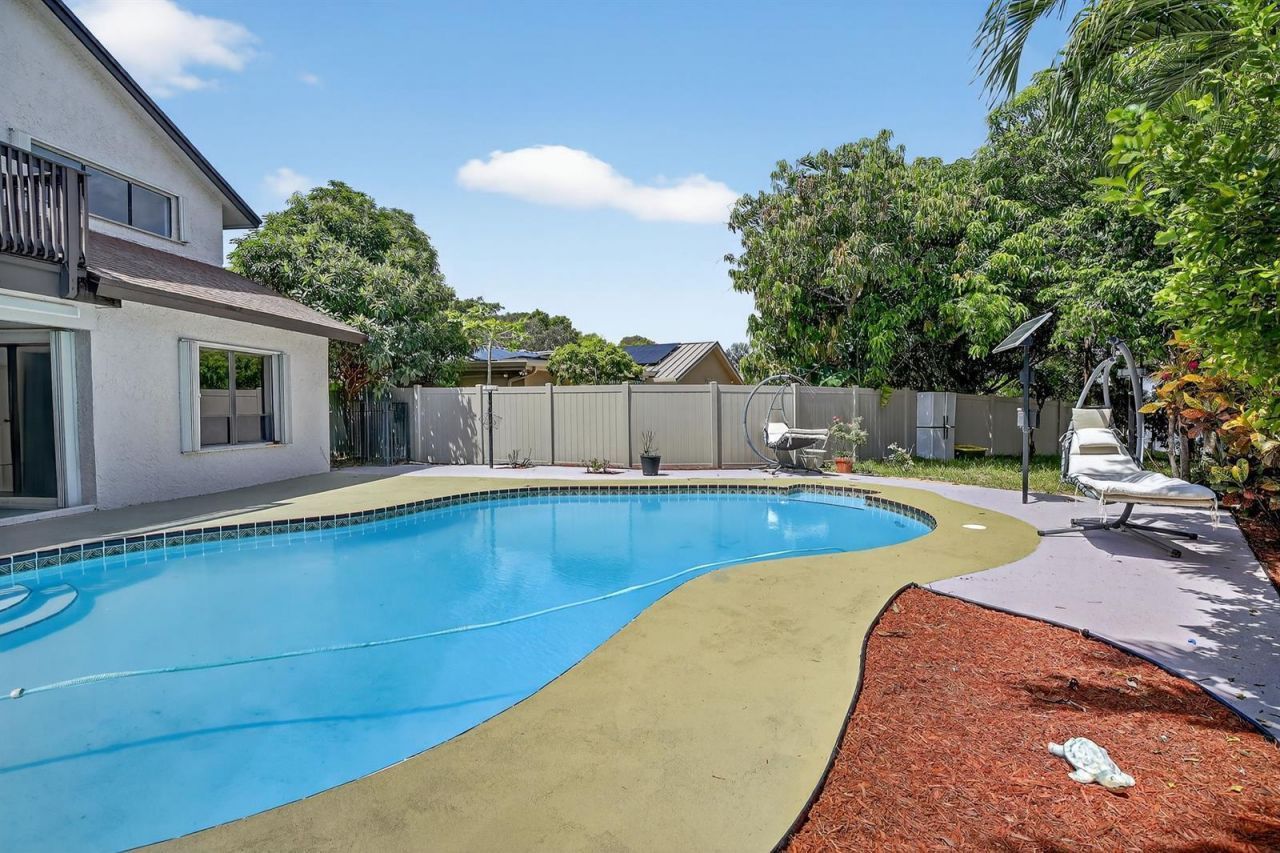 8201 SW 57th Street, Davie, FL 33328 Photo