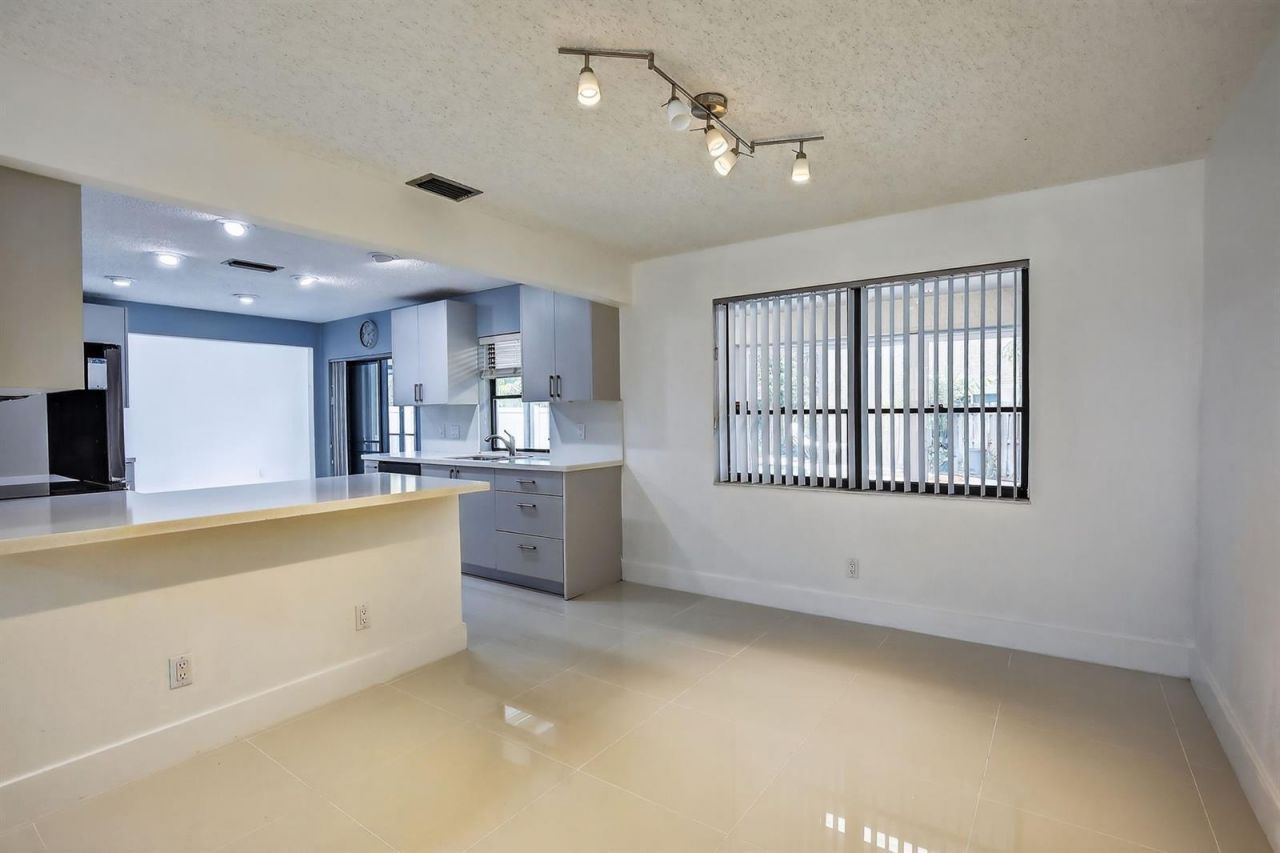 8201 SW 57th Street, Davie, FL 33328 Photo