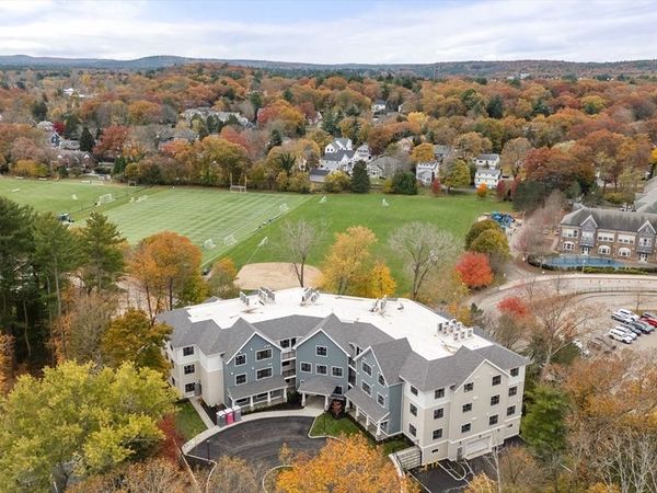 16 Stearns Rd, Unit 306, Wellesley, MA 02482