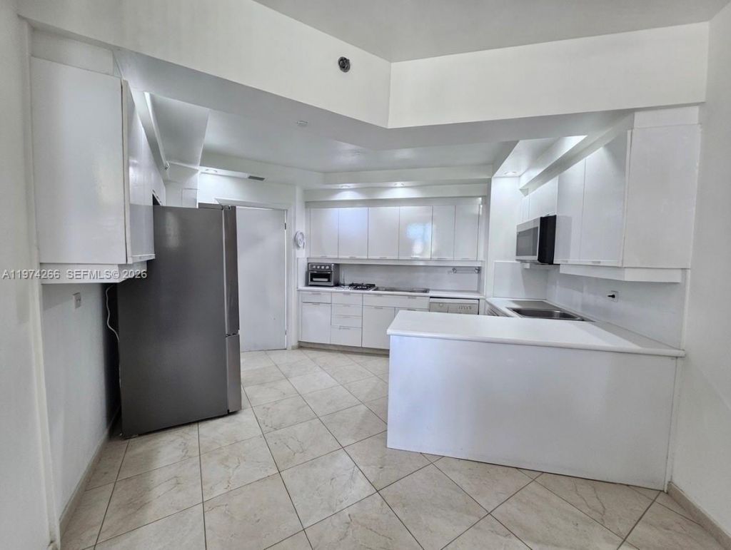 2000 Island Blvd , Unit 606, Aventura, FL 33160 Photo