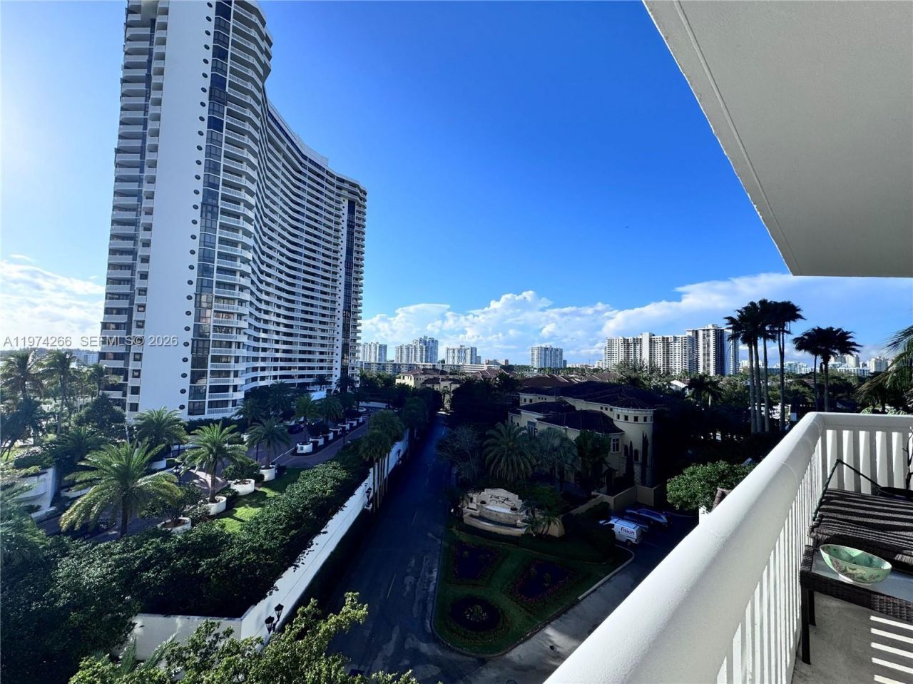 2000 Island Blvd , Unit 606, Aventura, FL 33160 Photo
