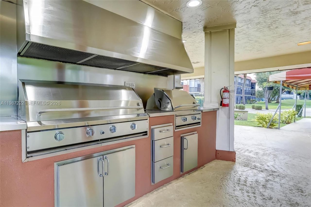 700 S Hollybrook Dr , Unit 207, Pembroke Pines, FL 33025 Photo