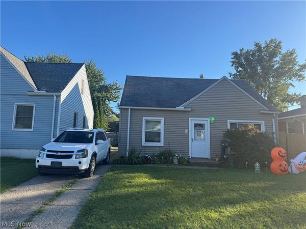 12301 Carrington Avenue , Cleveland, OH 44135