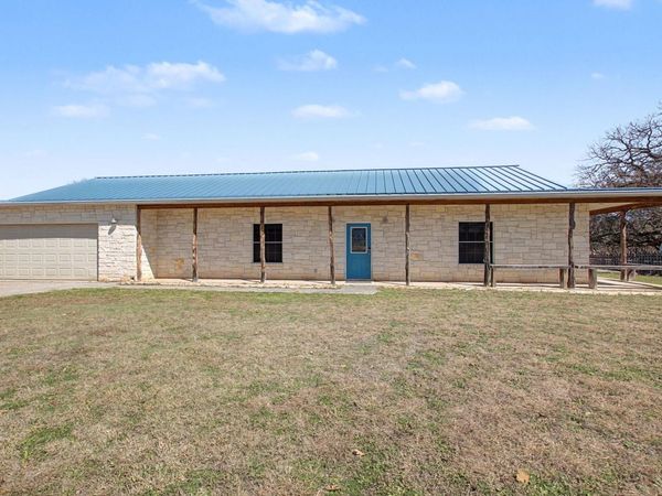 2207 Boxwood CIR , Kingsland, TX 78639