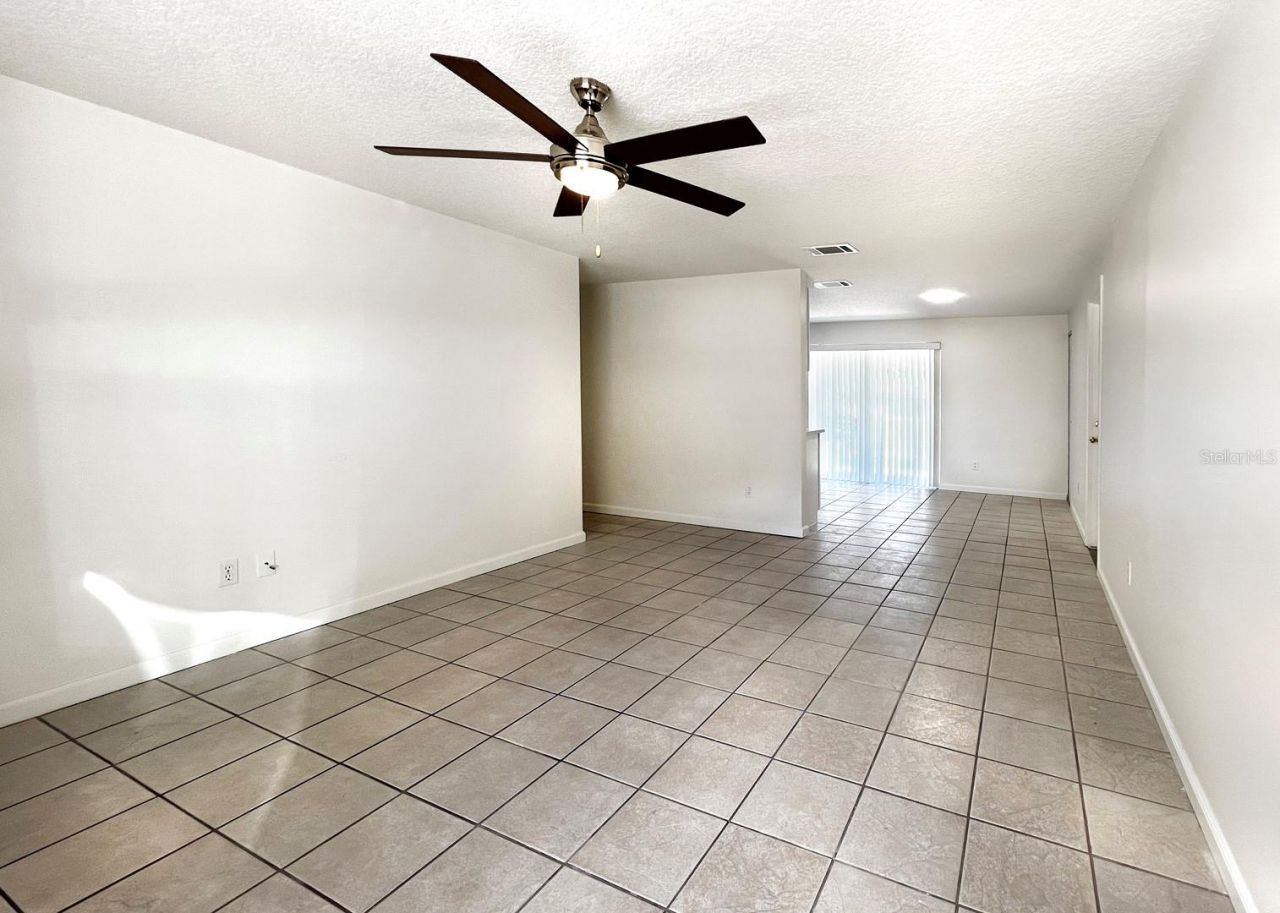 2307 Merrily Circle N, Seffner, FL 33584 Photo