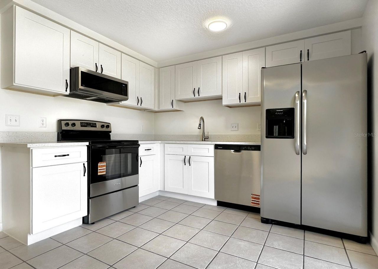 2307 Merrily Circle N, Seffner, FL 33584 Photo