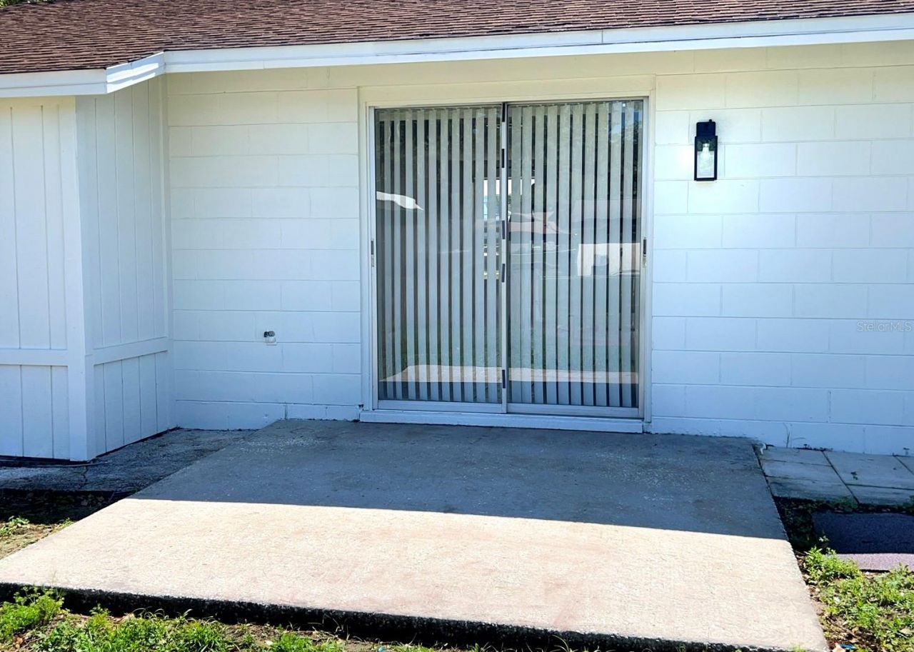 2307 Merrily Circle N, Seffner, FL 33584 Photo