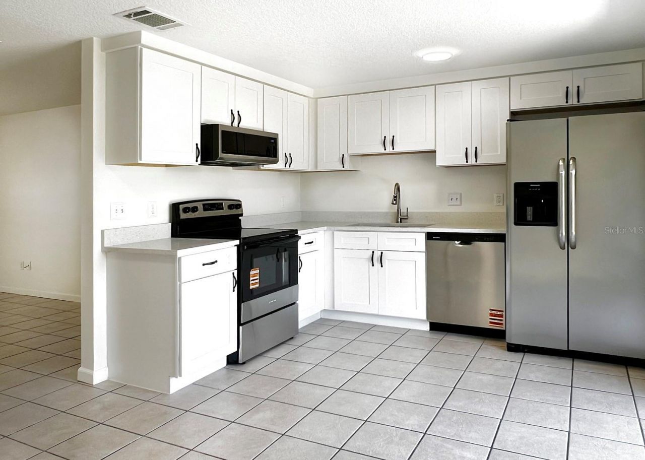 2307 Merrily Circle N, Seffner, FL 33584 Photo