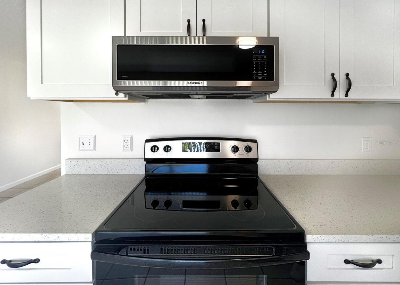 2307 Merrily Circle N, Seffner, FL 33584 Photo