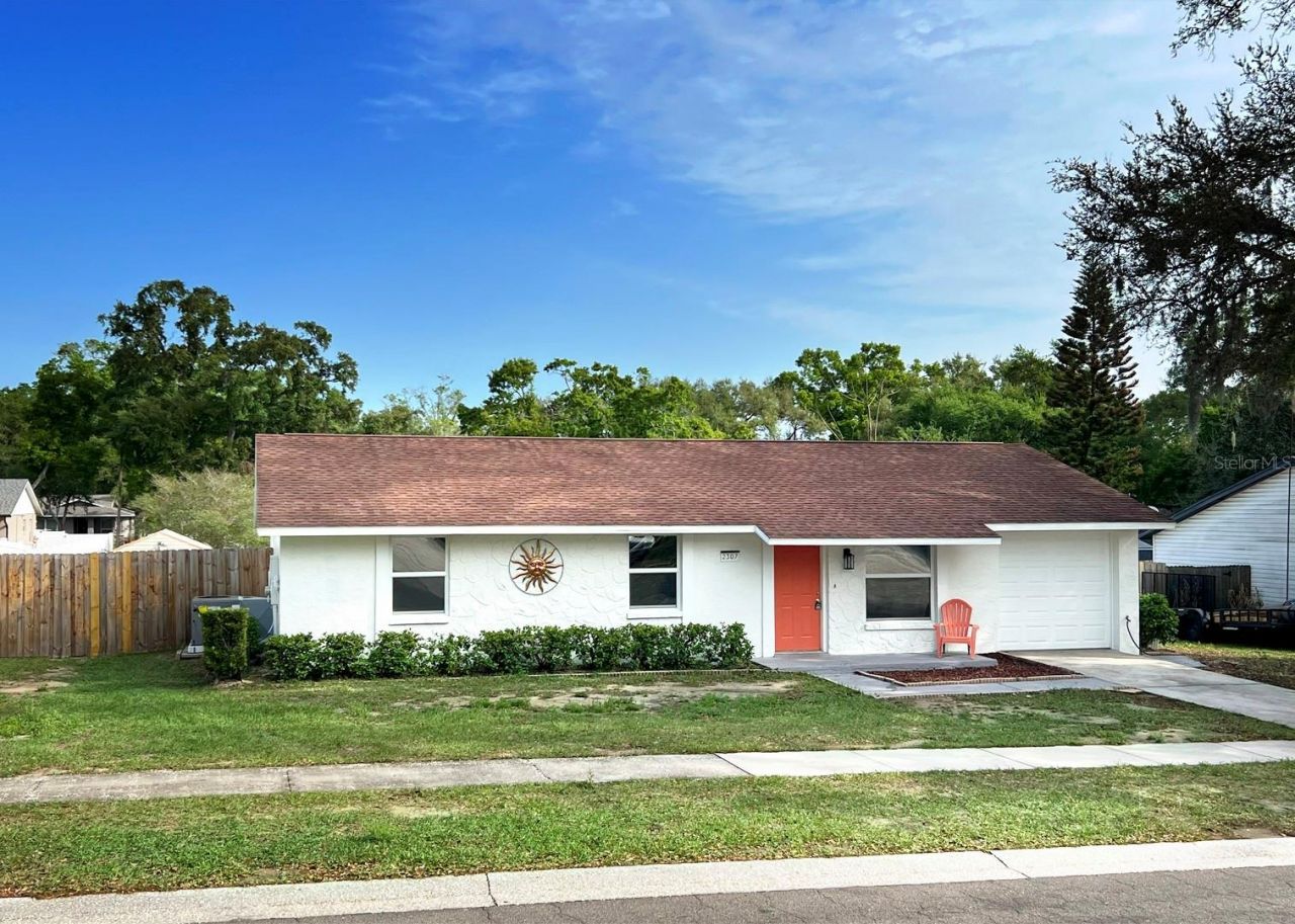 2307 Merrily Circle N, Seffner, FL 33584 Photo