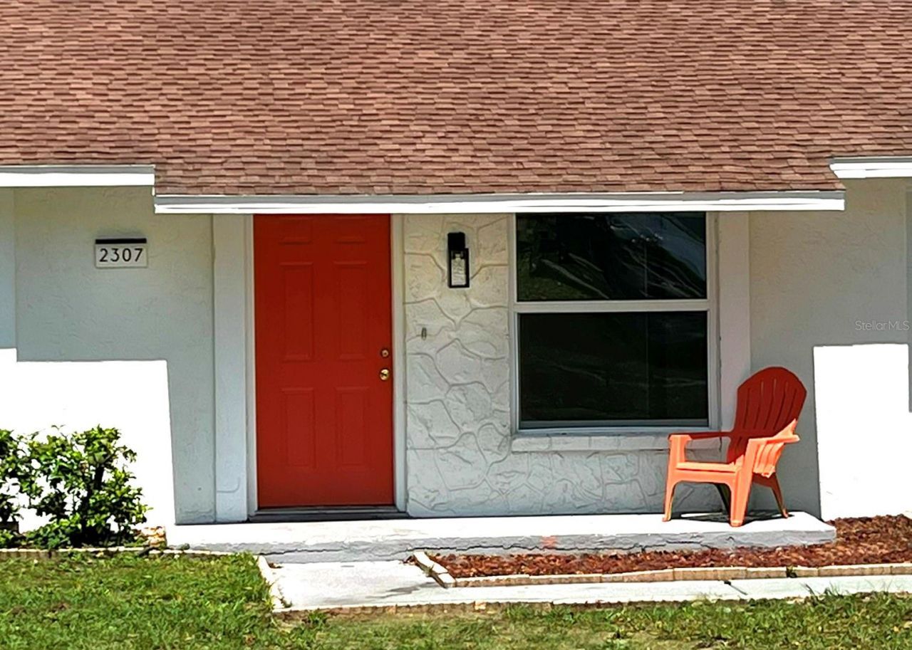 2307 Merrily Circle N, Seffner, FL 33584 Photo