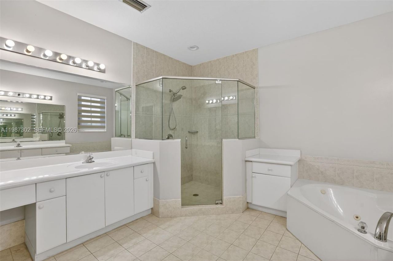 15051 SW 18th Ter , Miami, FL 33185 Photo